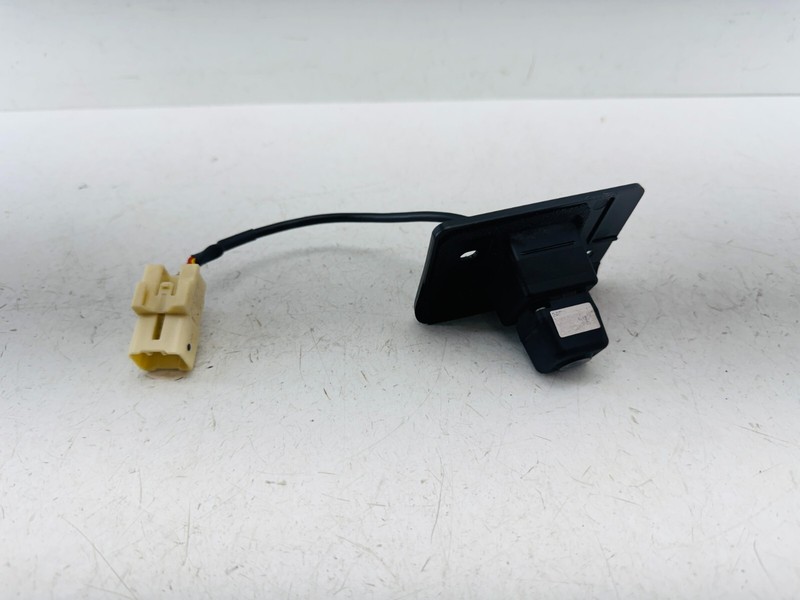 16-20 MITSUBISHI OUTLANDER GATE MOUNT REAR VIEW REVERSE BACK UP CAMERA OEM