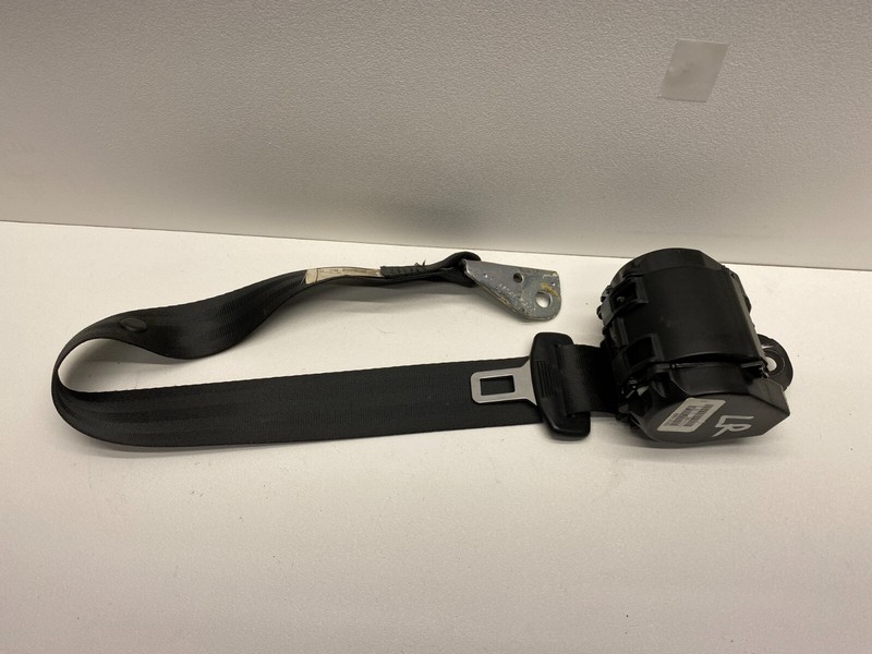 2010-2014 VOLKSWAGEN JETTA WAGON GOLF LEFT REAR SEAT BELT RETRACTOR ASSEMBLY