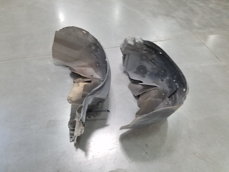 2000 Grand Marquis / Crown Vic Victoria Front Inner Fender Liners #1010 D2