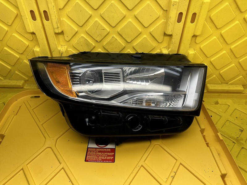 2015 - 2018 Ford Edge Headlight RH Right Passenger Side Halogen OEM