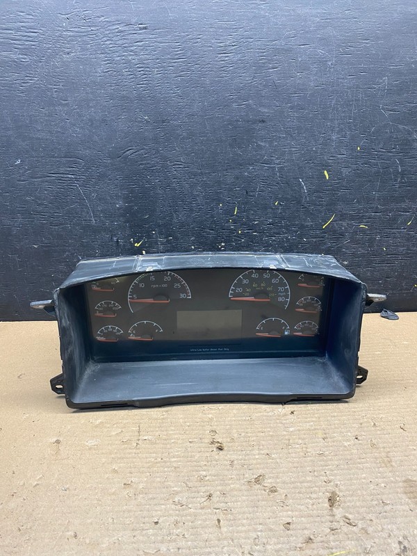 2016 to 2017 Volvo VN Speedometer Cluster Gauge S8831 DG