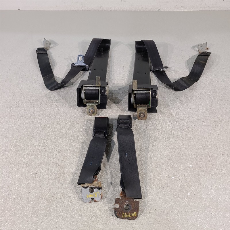 96-98 Mustang Gt Convertible Rear Seat Belt Retractors & Latches Lh Rh Set Aa741