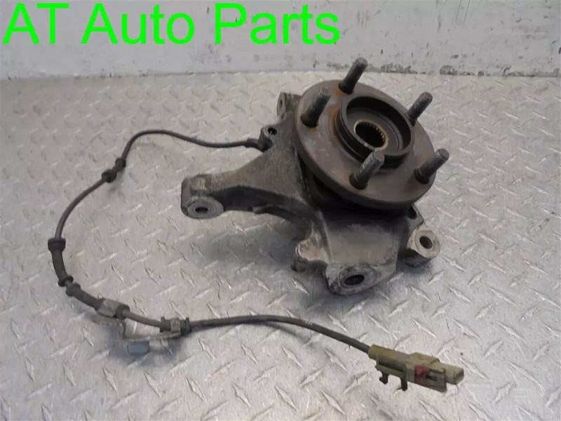 01-07 CARAVAN TOWN & COUNTRY PASSENGER FRONT SPINDLE KNUCKLE OEM 04694952AA