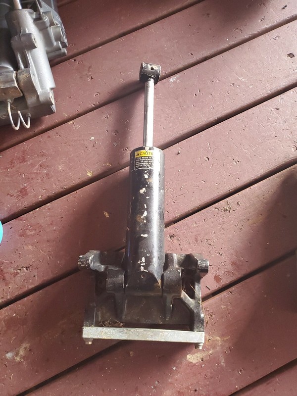 86 Mercury Mariner 75 hp 75hp 4 cyl outboard motor cylinder ram 99652 a
