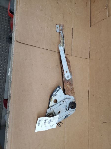 Passenger Right Rear Window Regulator Manual Sedan Fits 71-76 BUICK 274328