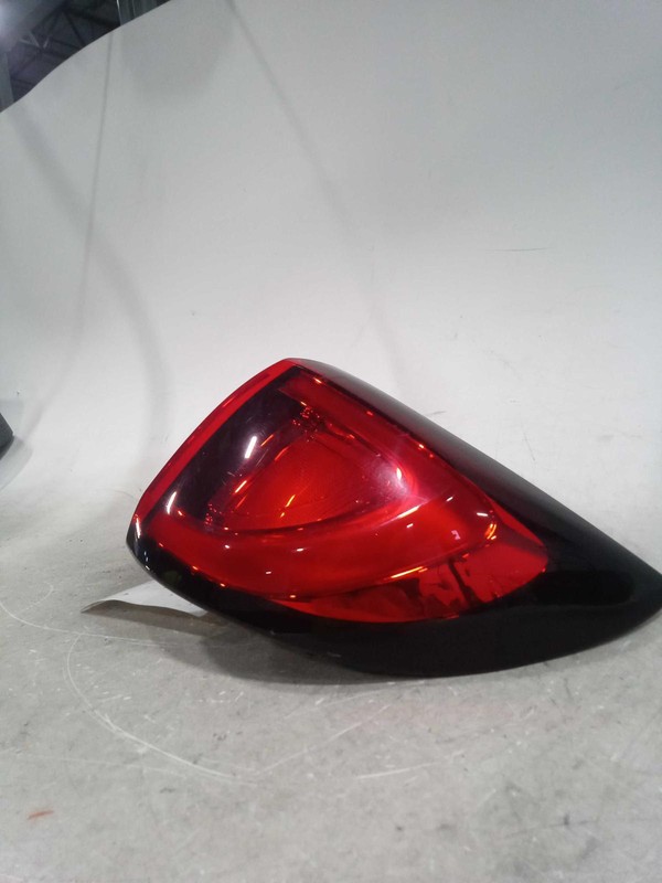 2017 Chrysler Pacifica Right Tail Light Assembly Black 627644 99K Miles