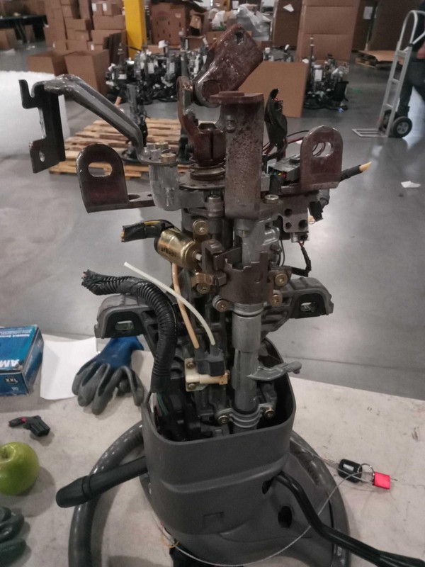 2000 Lincoln Town Car Steering Column OEM 380688 141K Miles AS IS