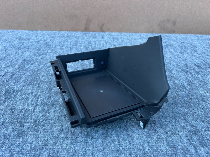 INFINITI QX60 2022-2026 OEM FRONT CENTER CONSOLE WIRELESS CHARGER ASSEMBLY