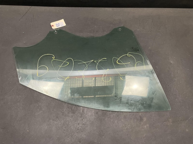 Front Right Door Window Glass 2020 GMC Acadia 84745027 2017 2018 2019 2021 -2023