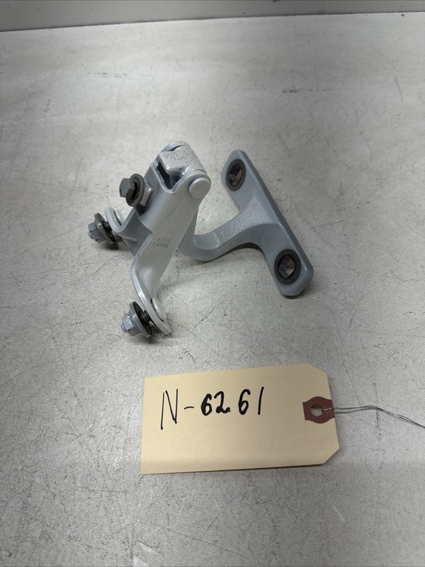 TESLA MODEL Y LEFT REAR LIFT GATE HINGE OEM 1500494-00-C 6261 B84