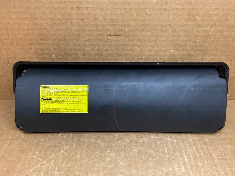 2015-2017 CHRYSLER 200 Front Right Side Passenger Knee Lower Air Bag Airbag