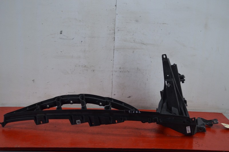 07 - 13 BMW E70 X5 FRONT LEFT DRIVER FENDER BRACKET WHEEL ARCH FLARE MOLDING OEM