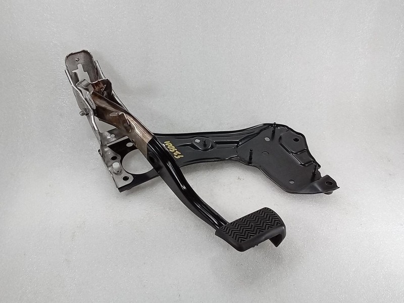 2020-2024 Toyota Corolla Floor Stop Brake Pedal w/ Bracket Support 4711012390