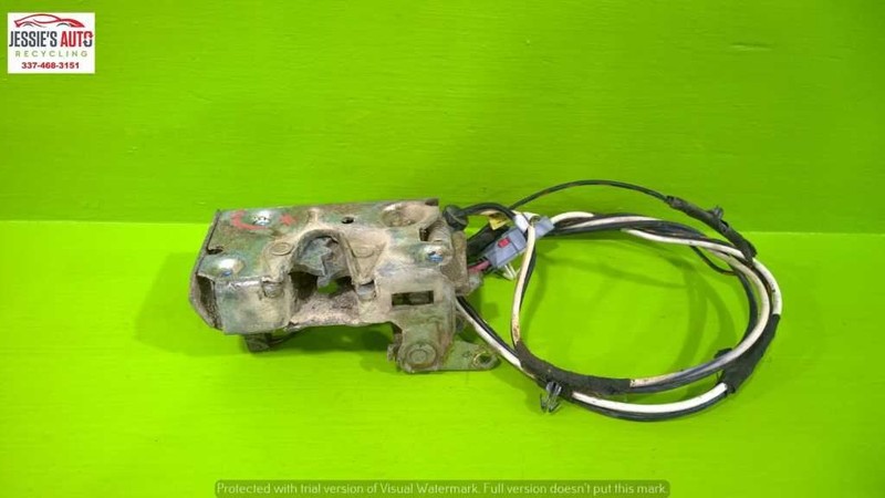 75-79TOWN CAR CONTINENTAL 351M AT PASSENGER RIGHT REAR DOOR LOCK LATCH 2305-18