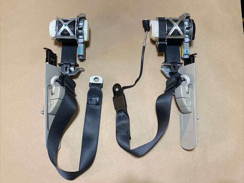 11-13 Fiesta Front Left Right Side Seat Belt Seatbelt Retractor Assembly Set