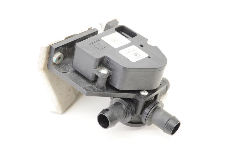 12-16 Tesla Model S Passenger Right Front Coolant Valve