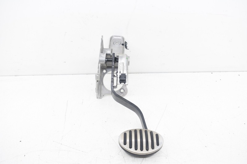 2009 Mini Cooper S R56 Automatic Brake Pedal Assembly OEM KW83