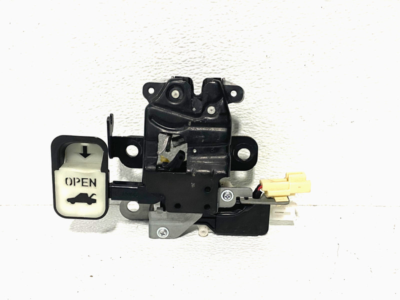 17-20 FIAT 124 SPIDER TRUNK LID LATCH LOCK OEM #A0.37