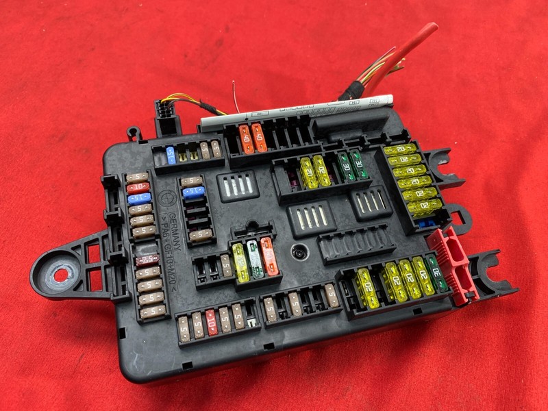 BMW F30 F32 F36 3/4 Series Rear Battery Power Distribution Fuse Box Module OEM✅