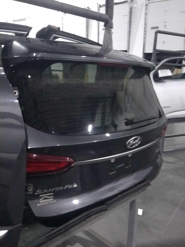 Used Deck Lid fits: 2020 Hyundai Santa fe SWB manual liftgate incandescent lamps