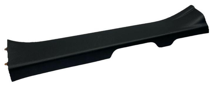 Toyota Highlander front door 22 24 scuff plate trim right side OEM 679130E1000