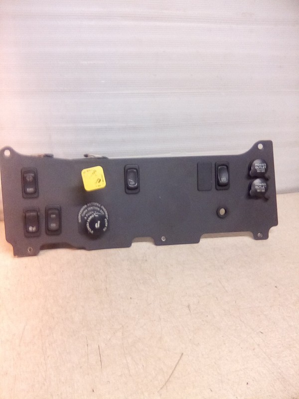 Freightliner M2 Switch Panel 22-53168-000