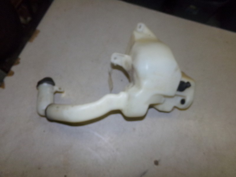 2003 Chevy Impala Windshield Washer Fluid Reservoir 10307979 *FREE SHIPPING*