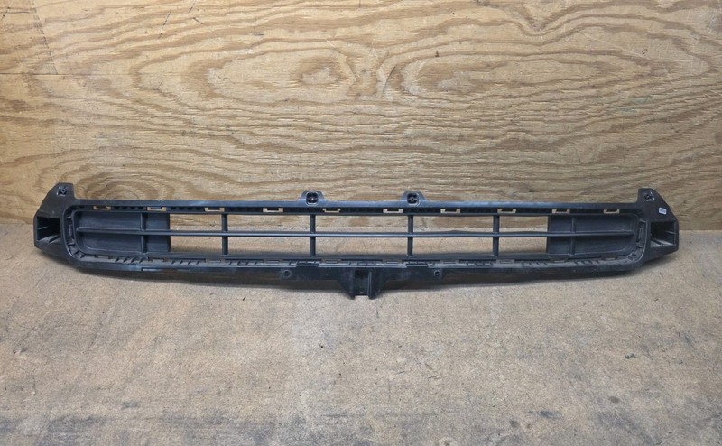 2020 2021 2022 KIA TELLURIDE FRONT BUMPER LOWER RADIATOR GRILLE OEM