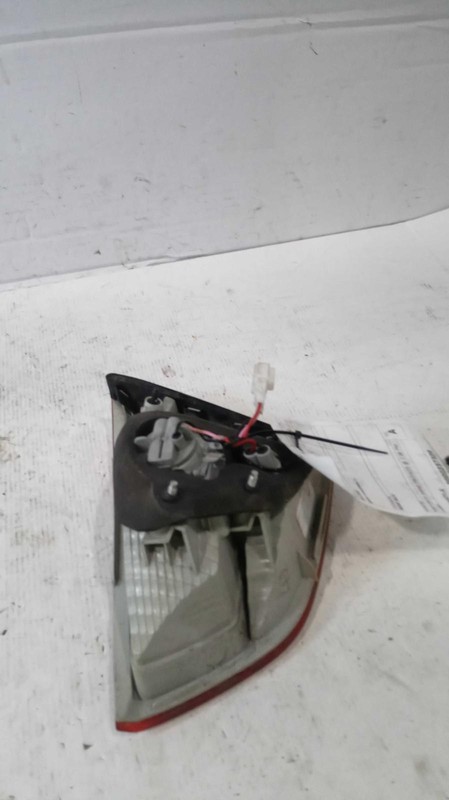 Used Left Tail Light Assembly fits: 2013 Hyundai Tucson gate mounted Left Grade