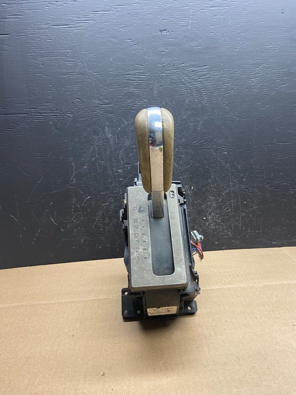 2007 to 2014 Lincoln Navigator Transmission Gear Shifter Selector AC6128 DG