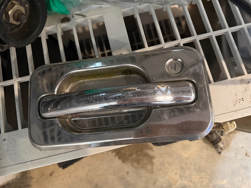 03-09 HUMMER H2 OEM RH FRONT CHROME EXTERIOR OUTSIDE DOOR HANDLE - PASS FRONT