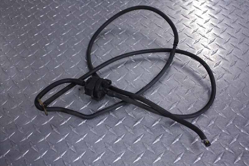 1999 BMW R 1100 S FUEL TANK BREATHER VALVE AIR W/HOSE OEM R1100 99
