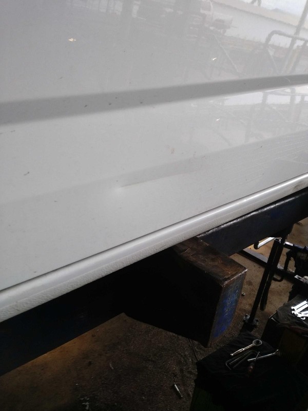 2017 Chevrolet Colorado Front Left Door White 639283 - Dings & Crease