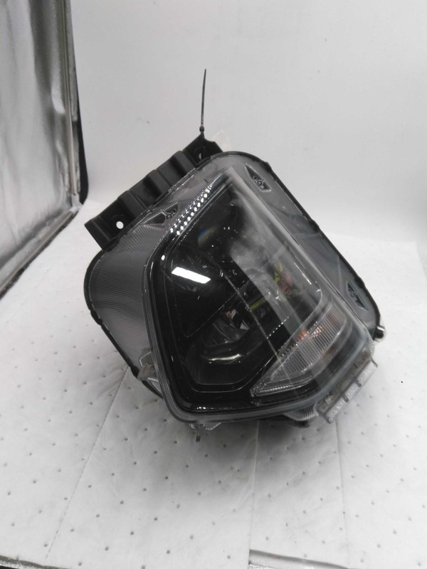 Used Left Headlight Assembly fits: 2020 Hyundai Santa fe US built LED low beam d