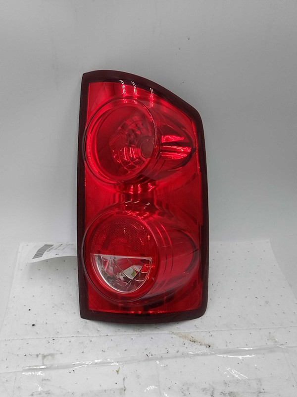 2007 Dodge 1500 Pickup Right Tail Light Assembly Tan OEM 120309 109K Miles