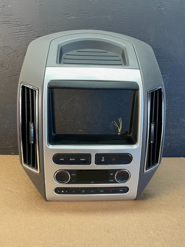 2007 - 2010 Ford Edge Heater Climate Control Radio Control Dash Bezel ac9977 DG