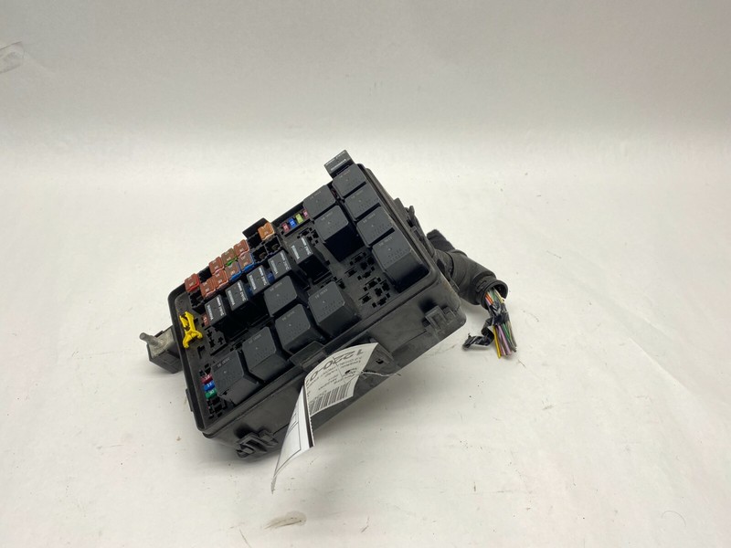 14-17 MASERATI GHIBLI 3.0L V6 ENGINE FUSE BOX RELAY OEM 670008649
