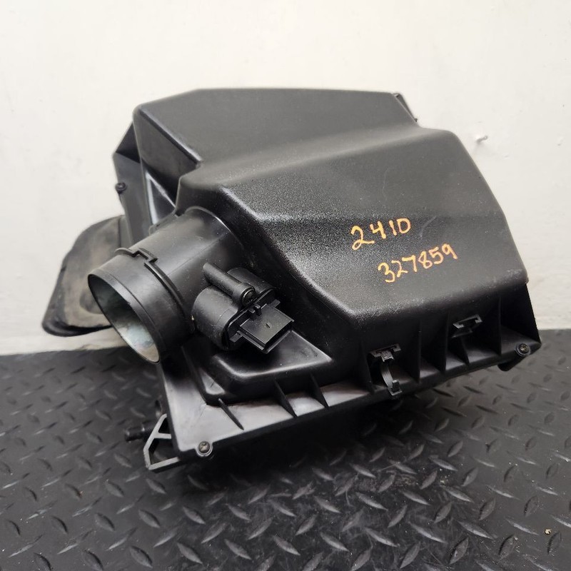 12-14 Chevrolet Cruze 1.4L Air Cleaner Box OEM 13468545