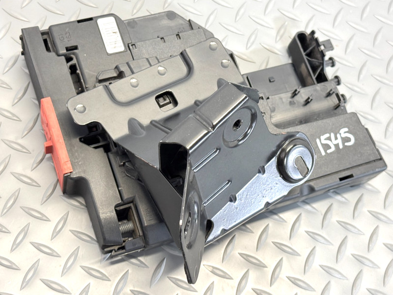✅12-2017 MERCEDES-BENZ E350 POSITIVE BATTERY FUSE BOX FRONT PREFUSE BRACKET OEM