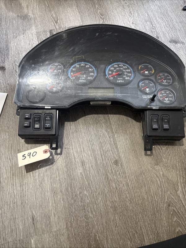 INTERNATIONAL INSTRUMENTDASH CLUSTER- P/N: 3868370C97 32485-501