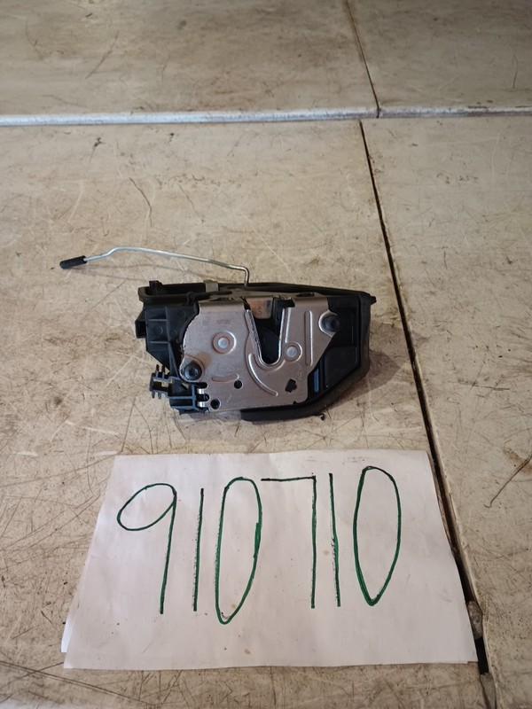 04-10 BMW 525i 530i E60 Rear Right Side Door Lock Motor Actuator 7167076