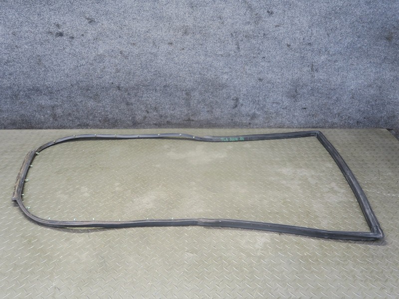1991-1994 TOYOTA LAND CRUISER FJ80 REAR RIGHT DOOR WEATHERSTRIP RUBBER SEAL