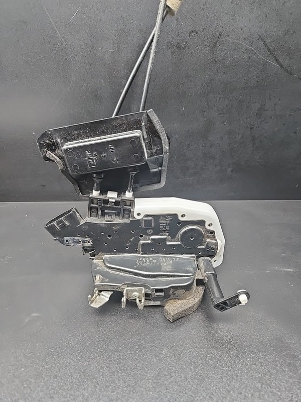 2011-2019 Genuine Infiniti M35H M37 M56 Q70 LEFT FRONT Door Lock Actuator