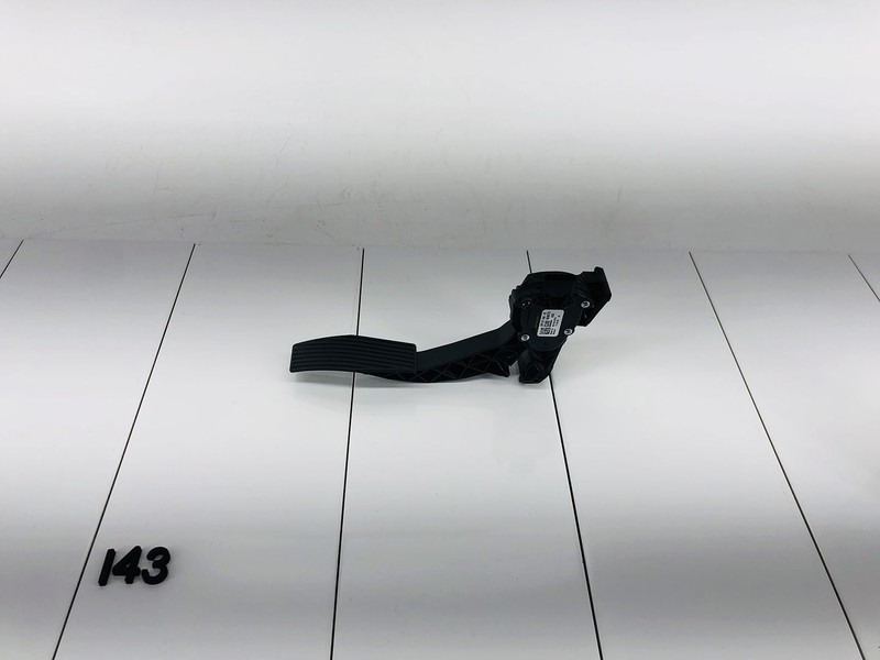 18-20 CHEVROLET EQUINOX 2.0L L4 GASOLINE ENGINE ACCELERATOR GAS PEDAL OEM