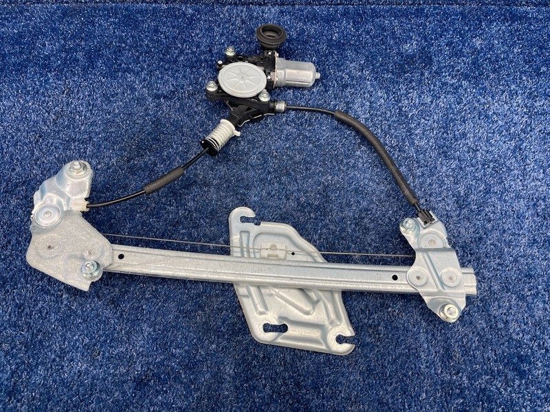 17-20 Fiat 124 Spider Front Right Passen Side Power Window Regulator & Motor OEM
