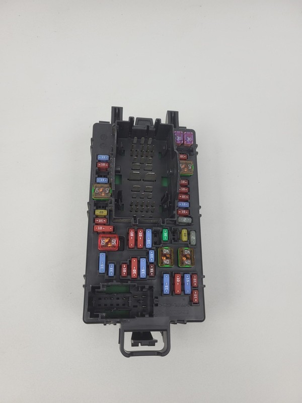 2019-2022 Chevrolet Silverado 1500 Dash Cabin Fuse Relay Junction Box 84582038