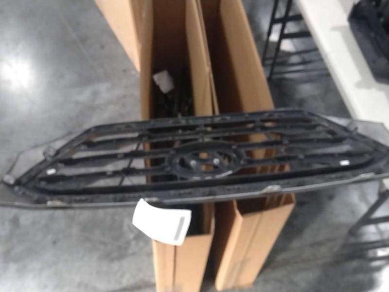 2015 Hyundai Sonata Front Grille Silver OEM 86350C1200 Used 77K Miles