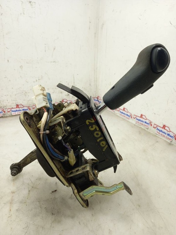 90 LEXUS LS400 TRANSMISSION SHIFT ASSEMBLY