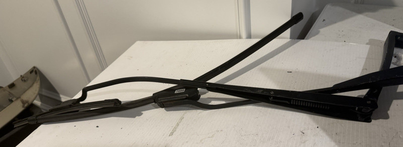 2011-2016 HYUNDAI ELANTRA FRONT WIPER ARMS BOTH LEFT & RIGHT