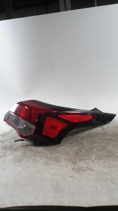 2019 Hyundai Veloster Right Tail Light Assembly White 700189 59K Miles